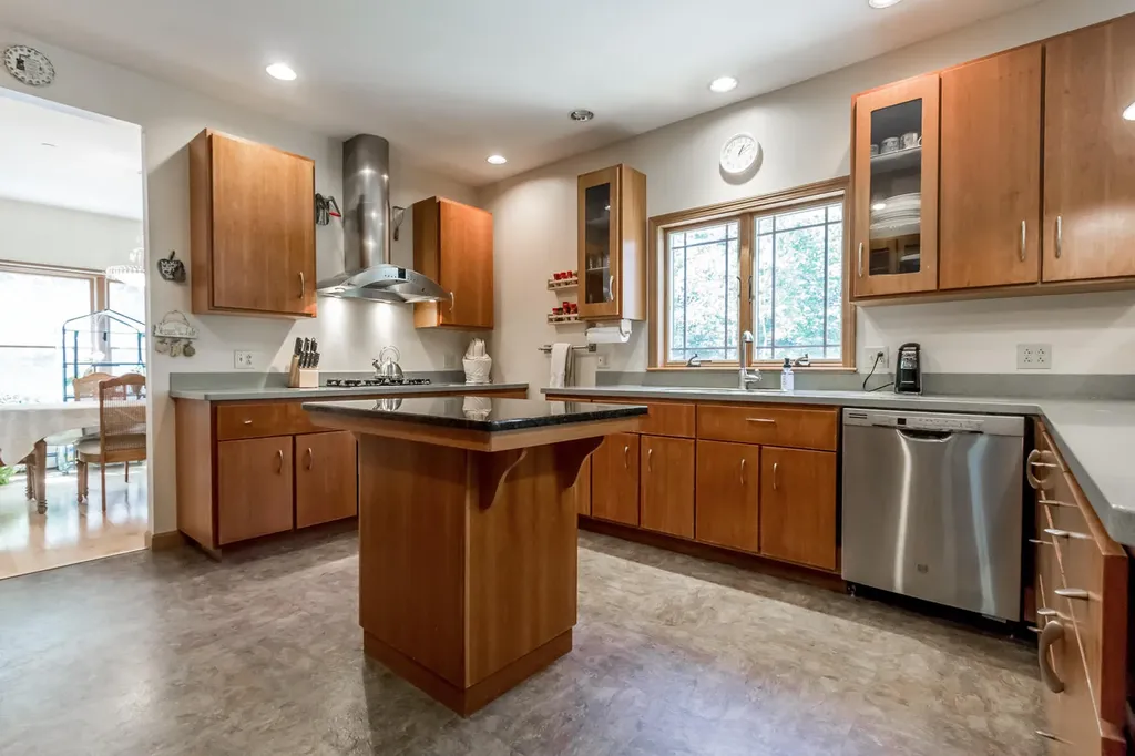 46 W Chops Point Road Bath ME 04530