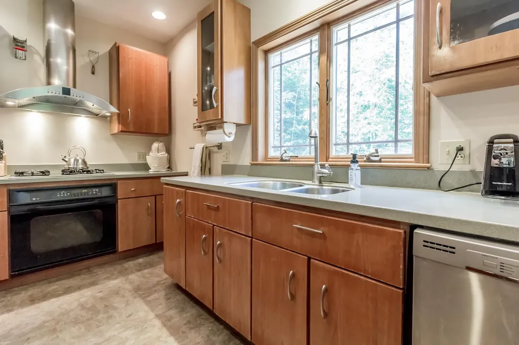 46 W Chops Point Road Bath ME 04530