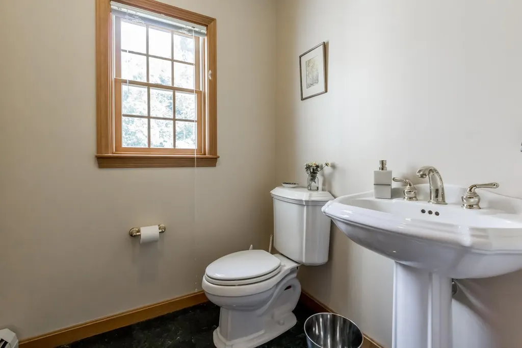 46 W Chops Point Road Bath ME 04530