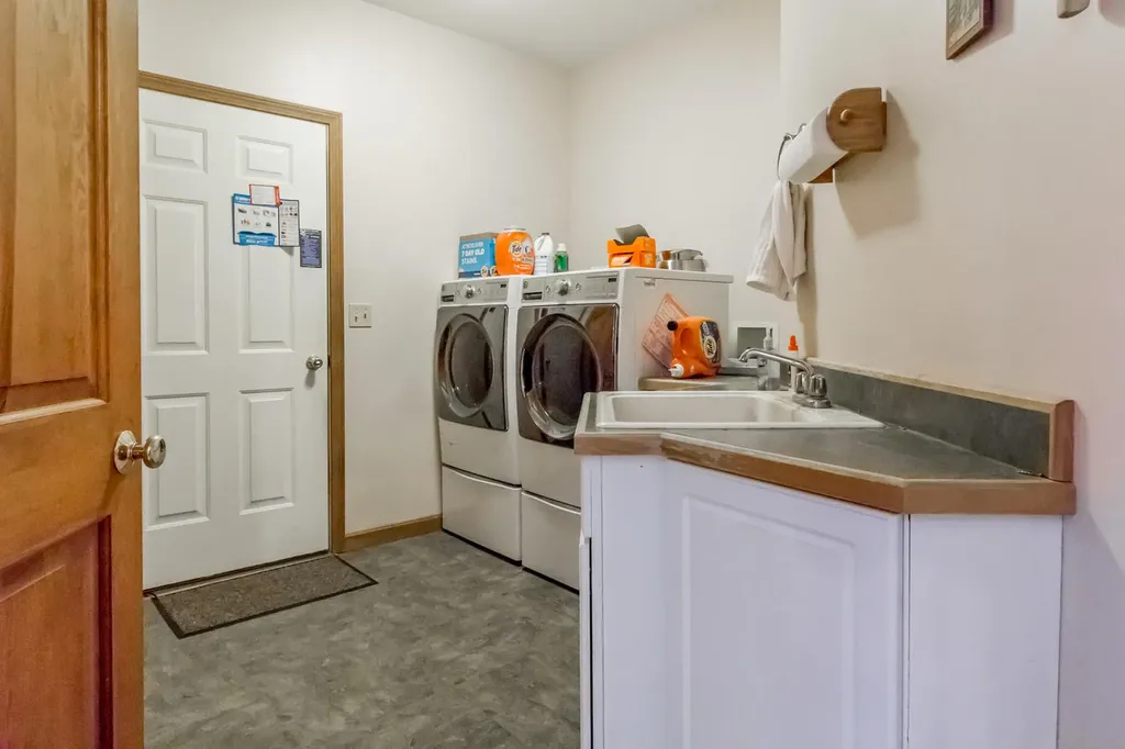 46 W Chops Point Road Bath ME 04530