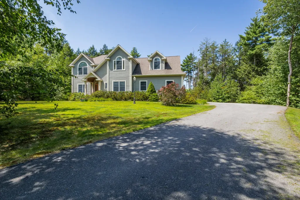 46 W Chops Point Road Bath ME 04530