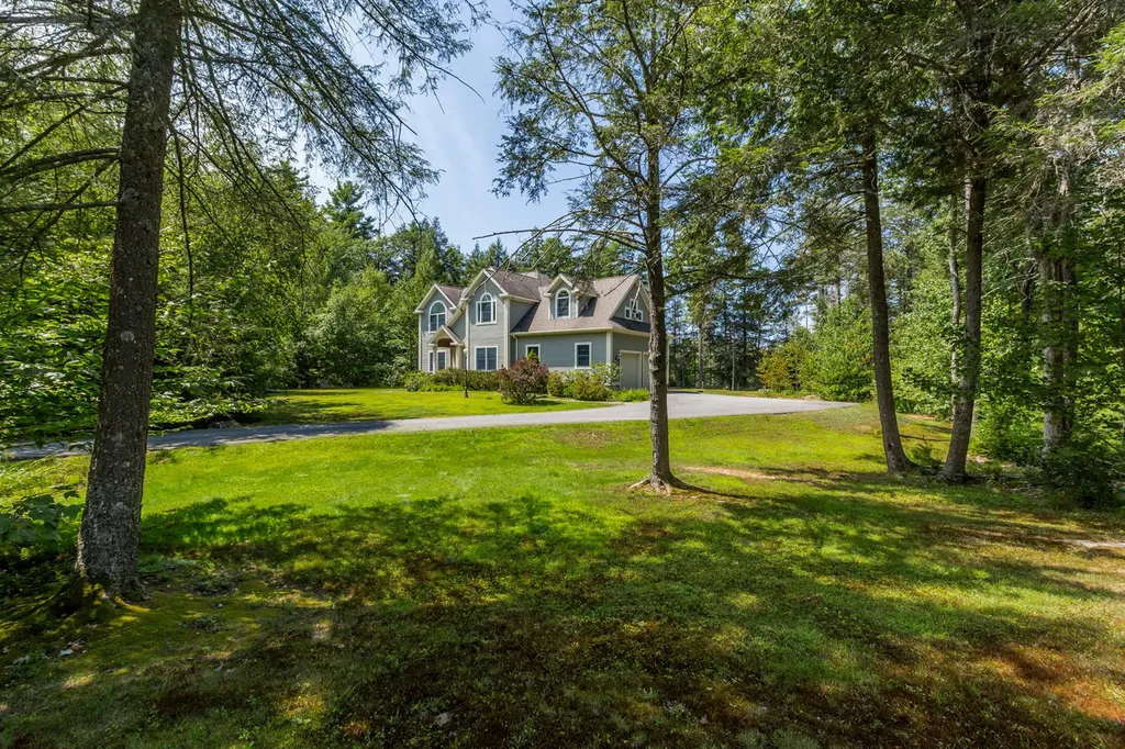 46 W Chops Point Road Bath ME 04530