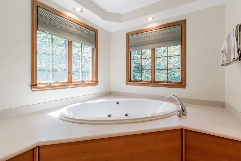 46 W Chops Point Road Bath ME 04530