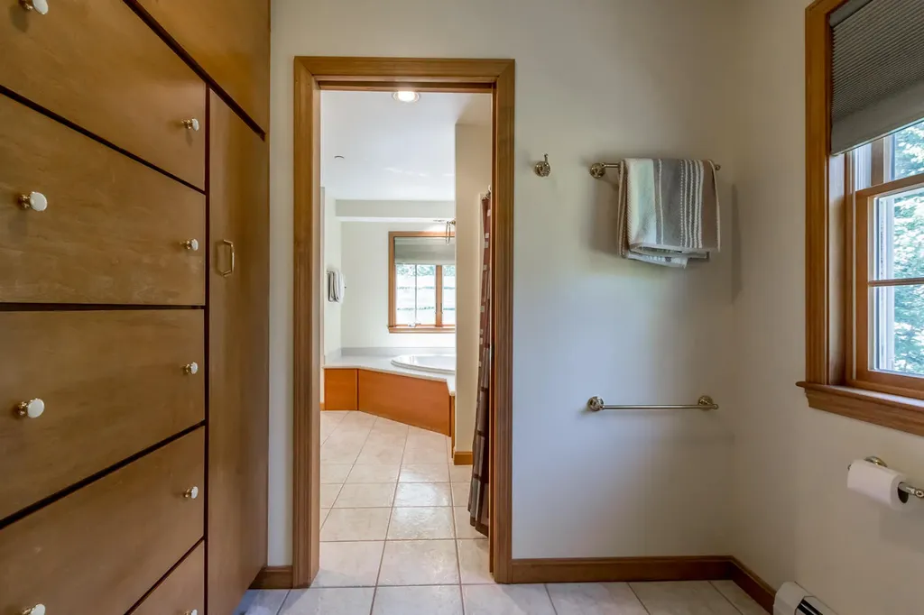 46 W Chops Point Road Bath ME 04530