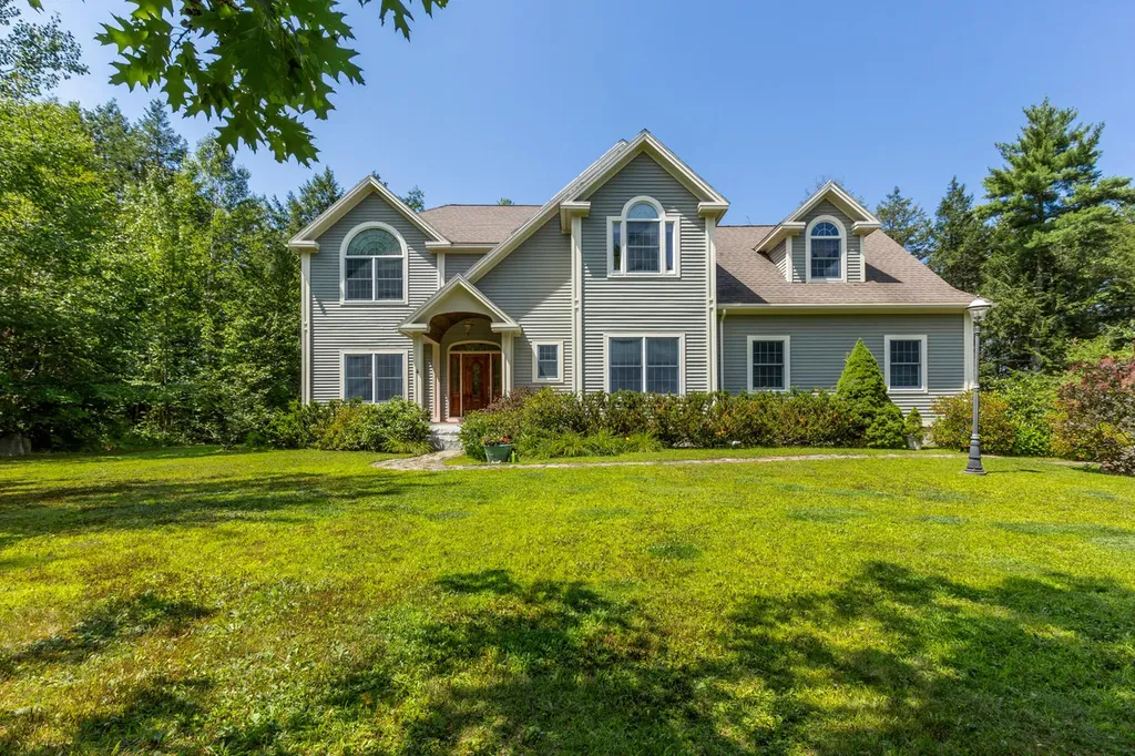 46 W Chops Point Road Bath ME 04530