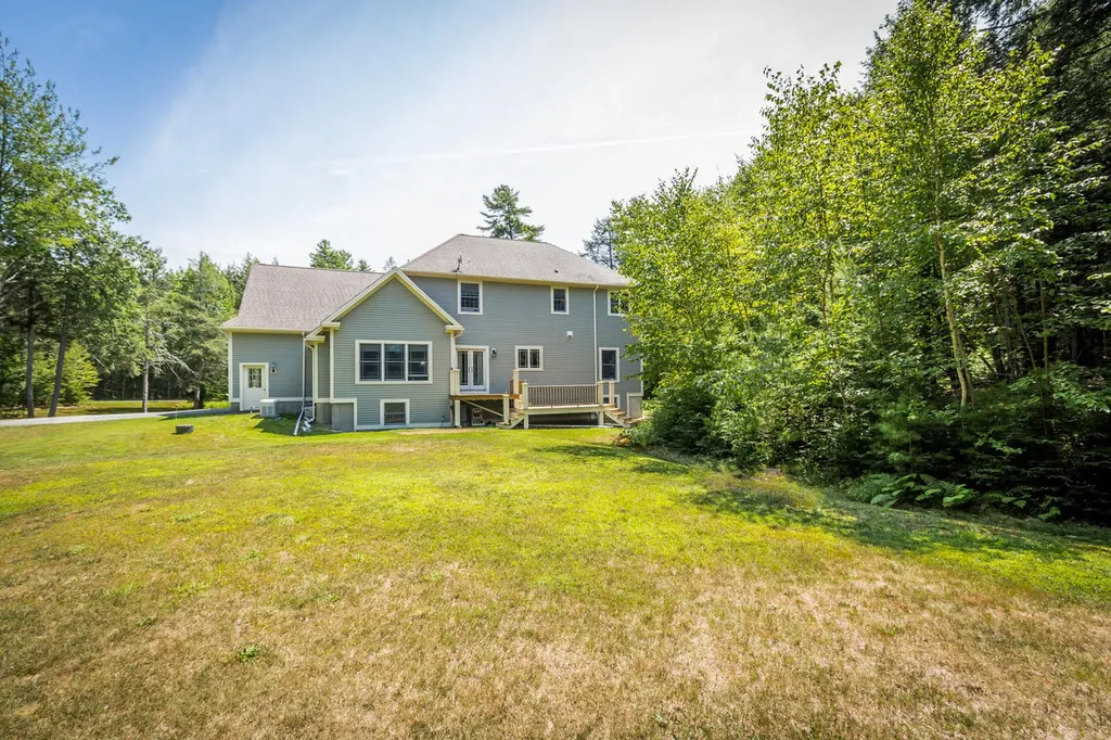 46 W Chops Point Road Bath ME 04530