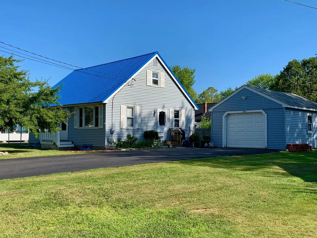 11 Lee Street Winslow ME 04901
