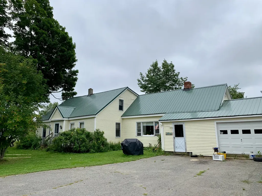 2846 Ohio Street Glenburn ME 04401