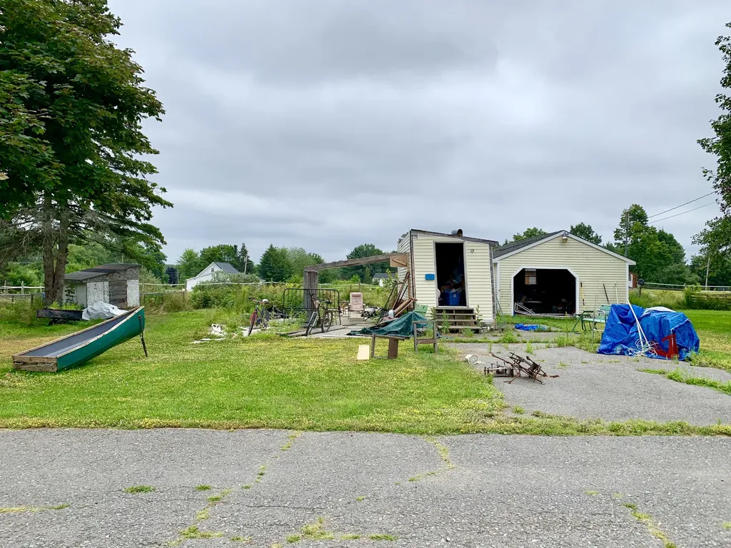 2846 Ohio Street Glenburn ME 04401