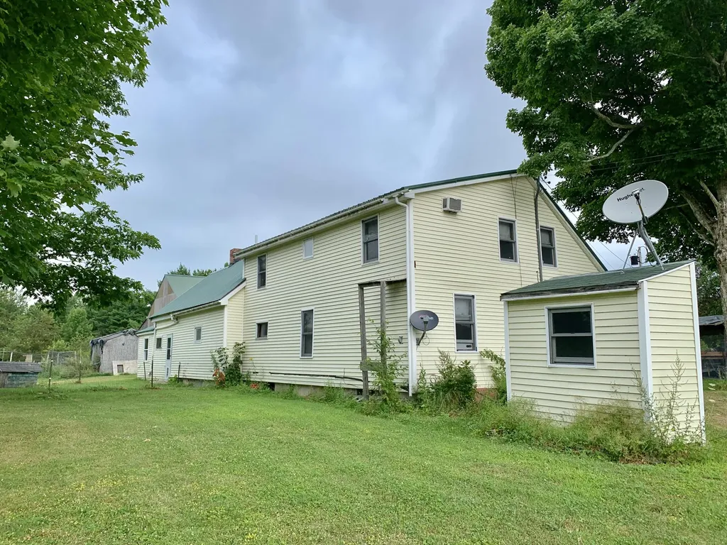 2846 Ohio Street Glenburn ME 04401