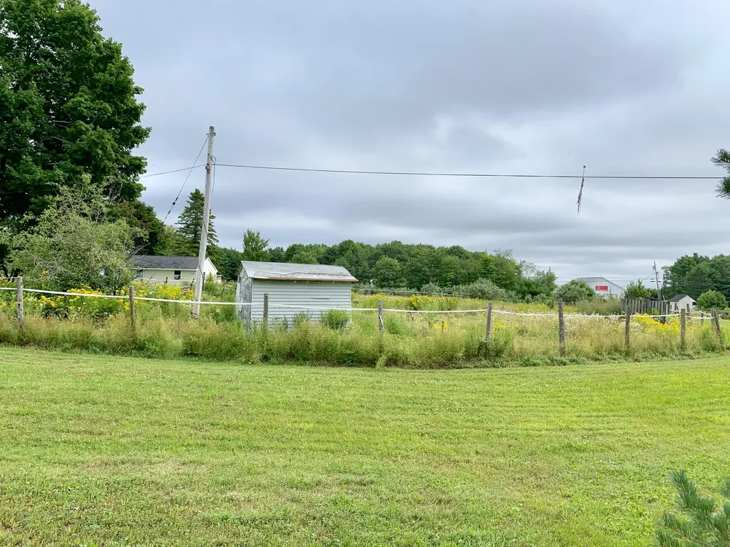 2846 Ohio Street Glenburn ME 04401