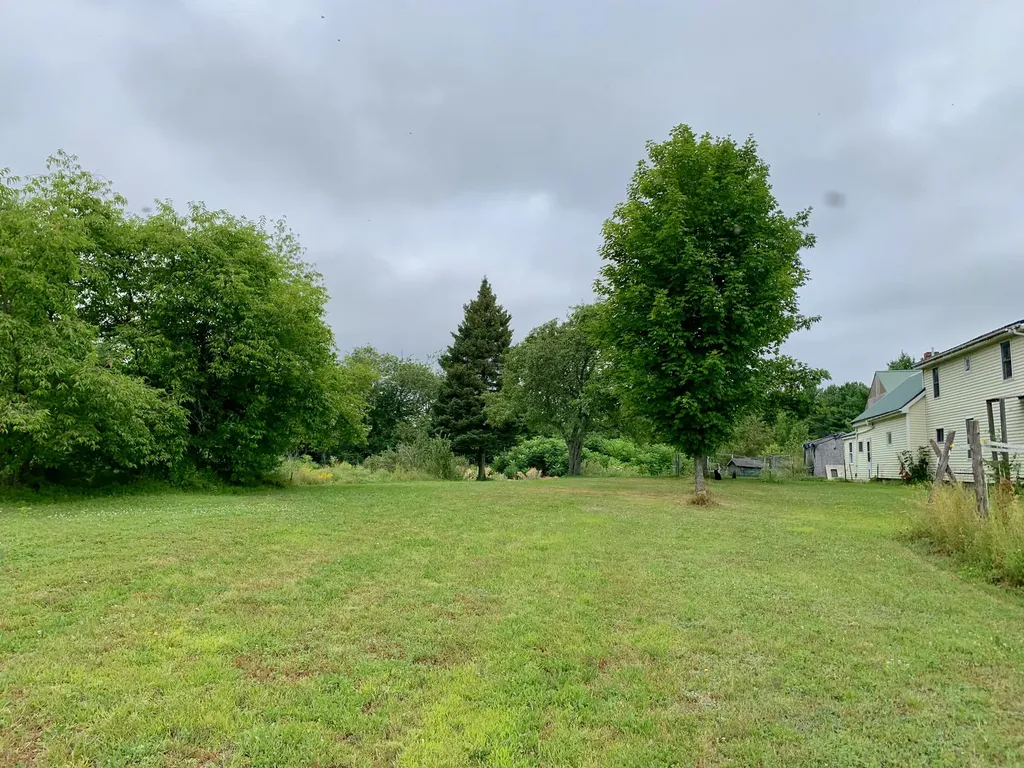 2846 Ohio Street Glenburn ME 04401