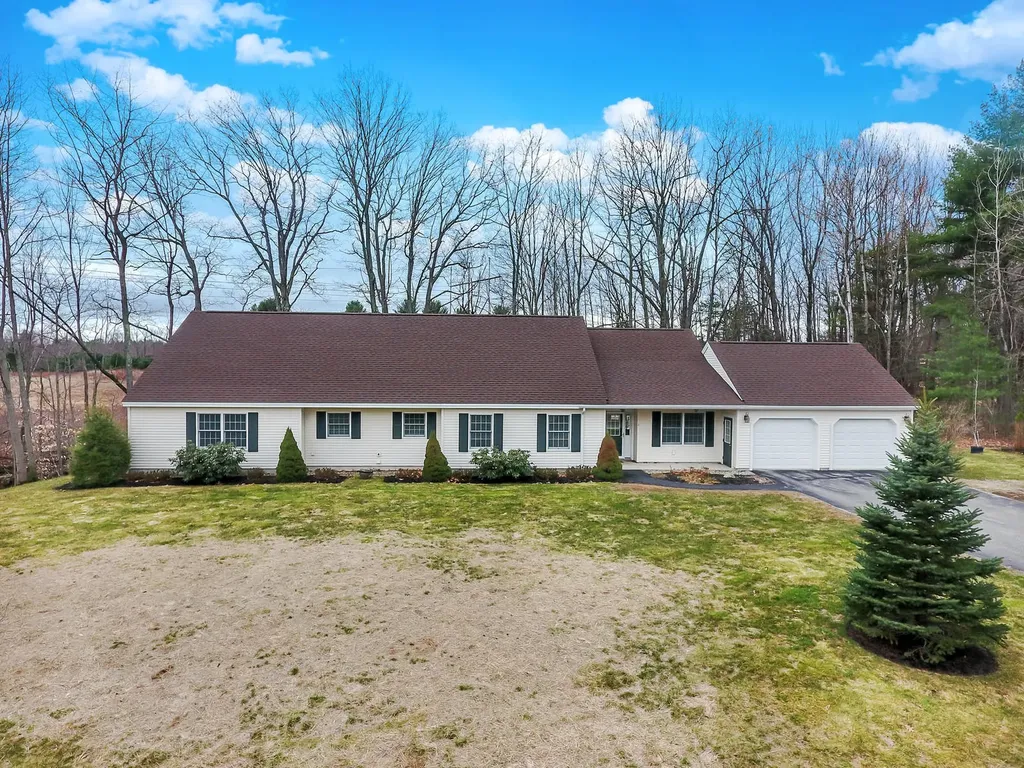 2 Violet Drive Farmingdale ME 04344