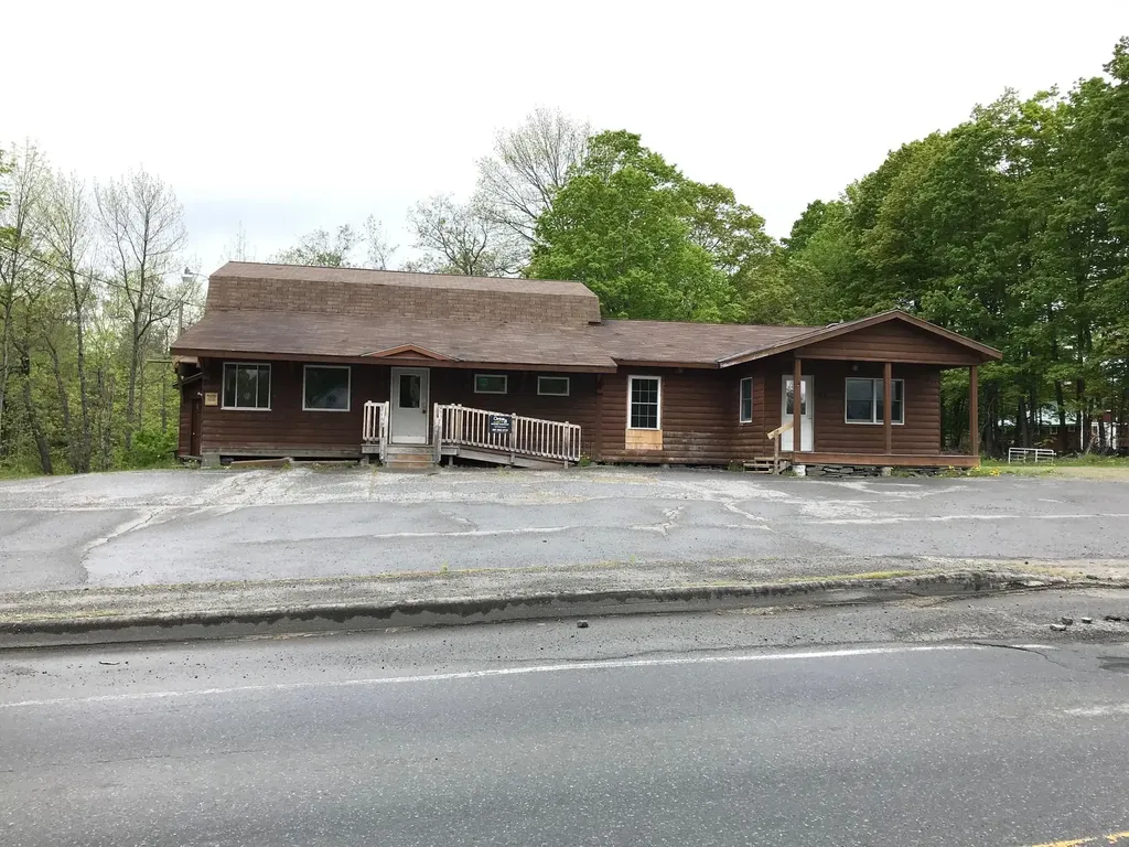 94 Main Road Abbot ME 04406