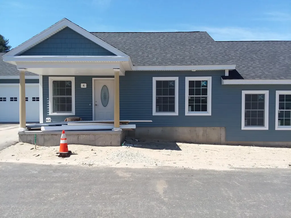 4 Blueberry Lane Standish ME 04084