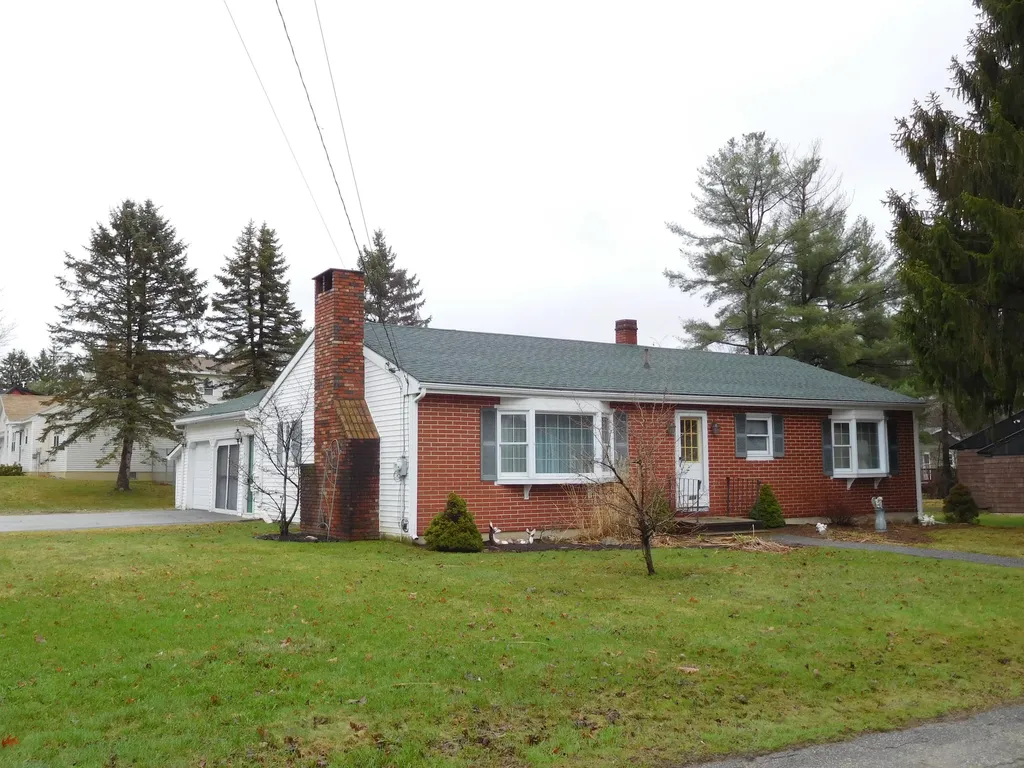 519 College Street Lewiston ME 04240
