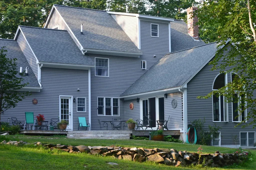51 Red Paint Road Manchester ME 04351