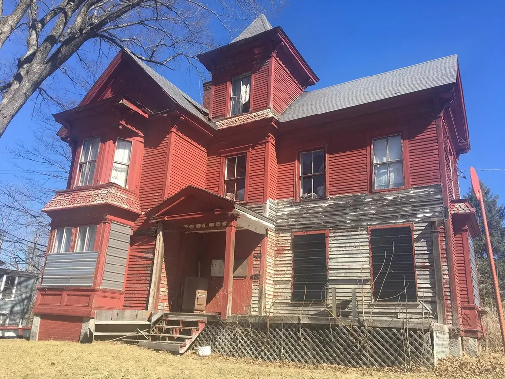 26 Park Street Dexter ME 04930