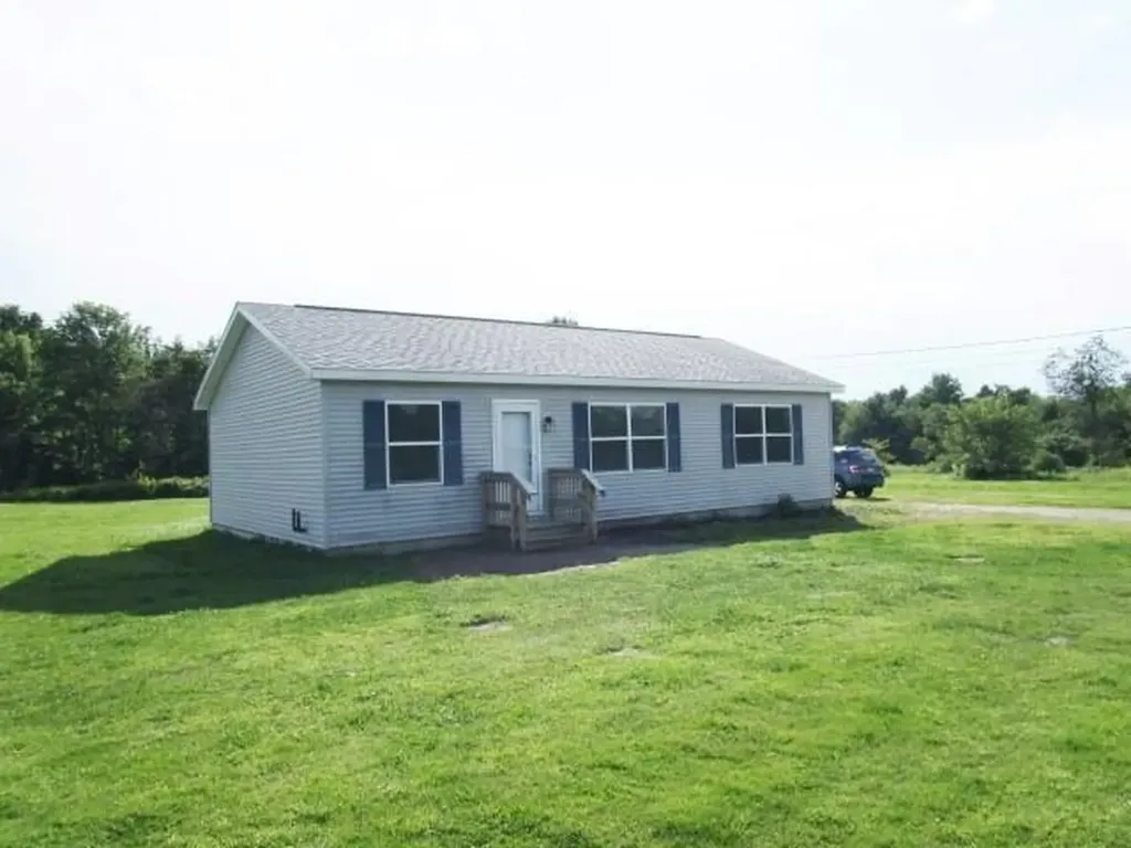 1205 E Pittston Road Pittston ME 04345