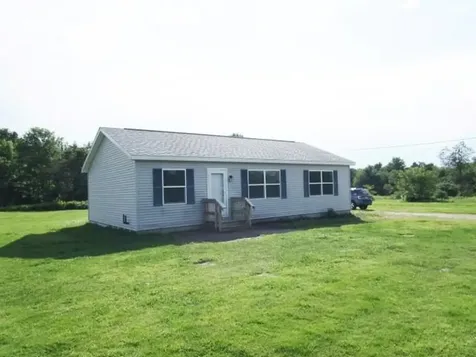 1205 E Pittston Road Pittston ME 04345