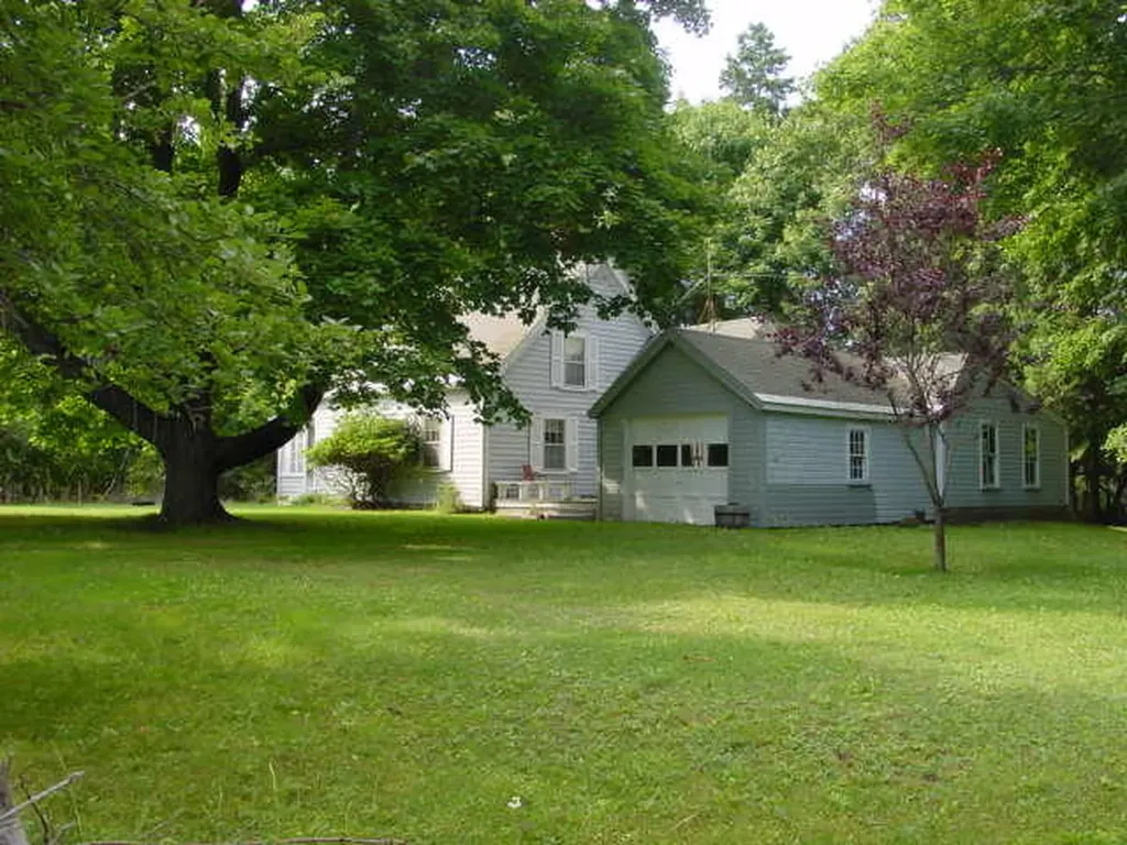 104 County Road Islesboro ME 04848