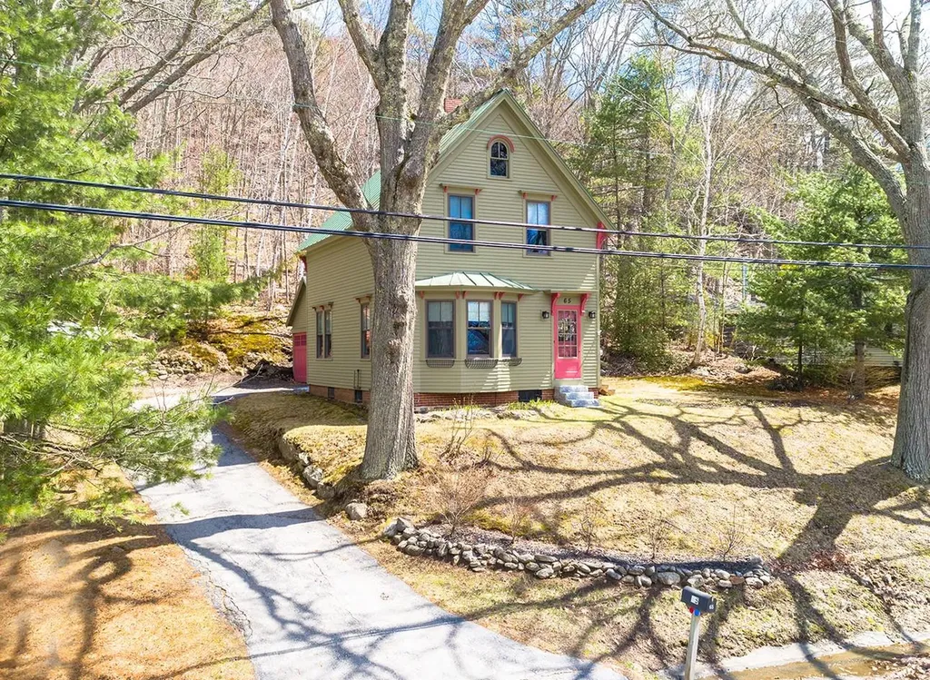 65 Mountain Street Camden ME 04843