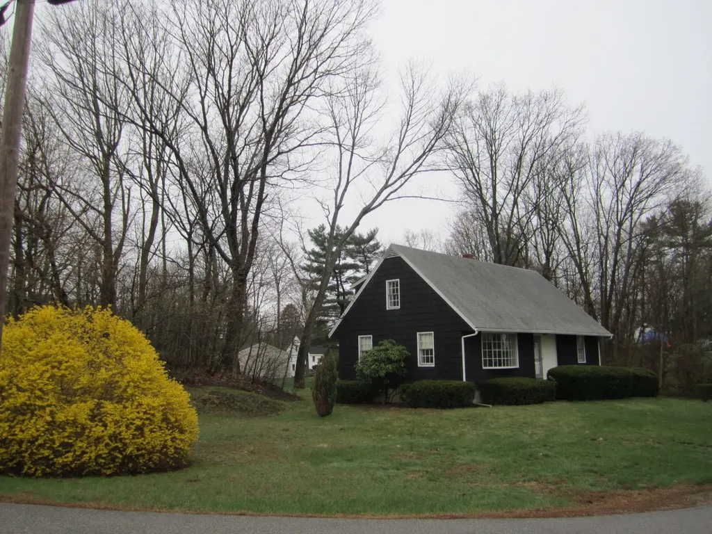3 Paul Street Kittery ME 03904