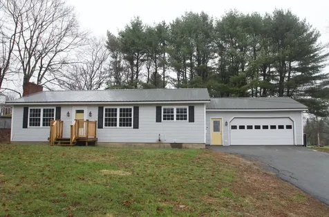 10 Riverview Road Hampden ME 04444