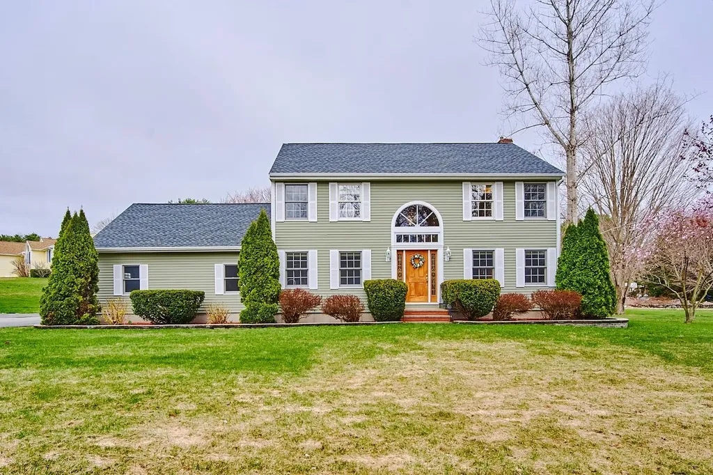 1 Seafields Lane Saco ME 04072