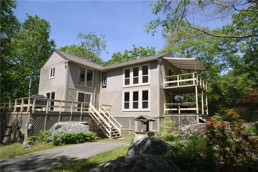 435 West Side Road Boothbay ME 04537
