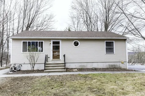 32 Madison Street Auburn ME 04210