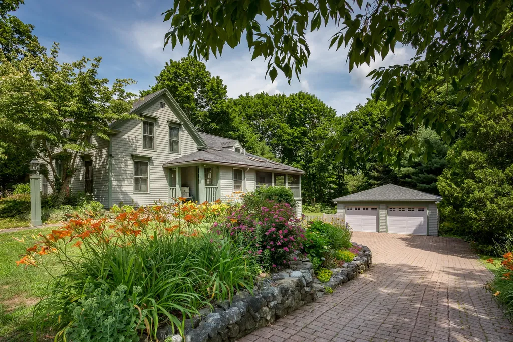 11 Maple Street Rockport ME 04856