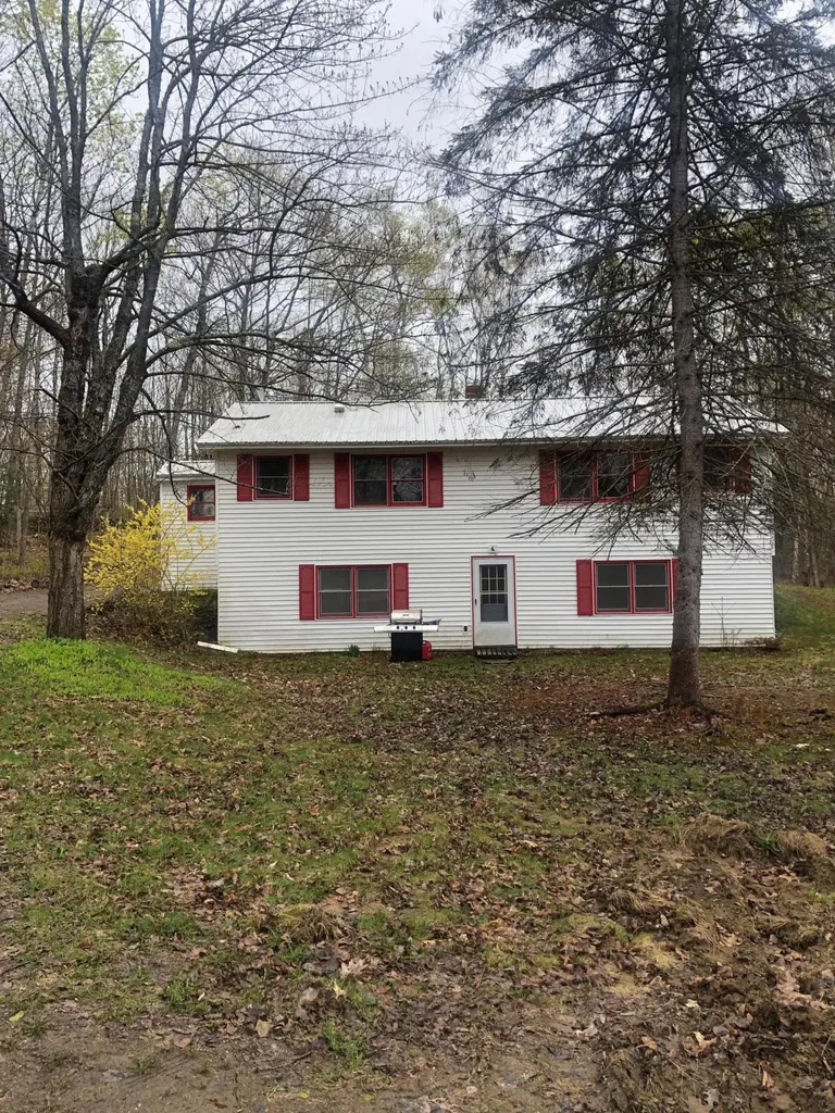 2553 Kennebec Road Newburgh ME 04444