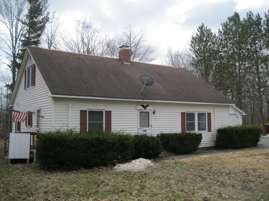 21 Goodwin Street Newport ME 04953
