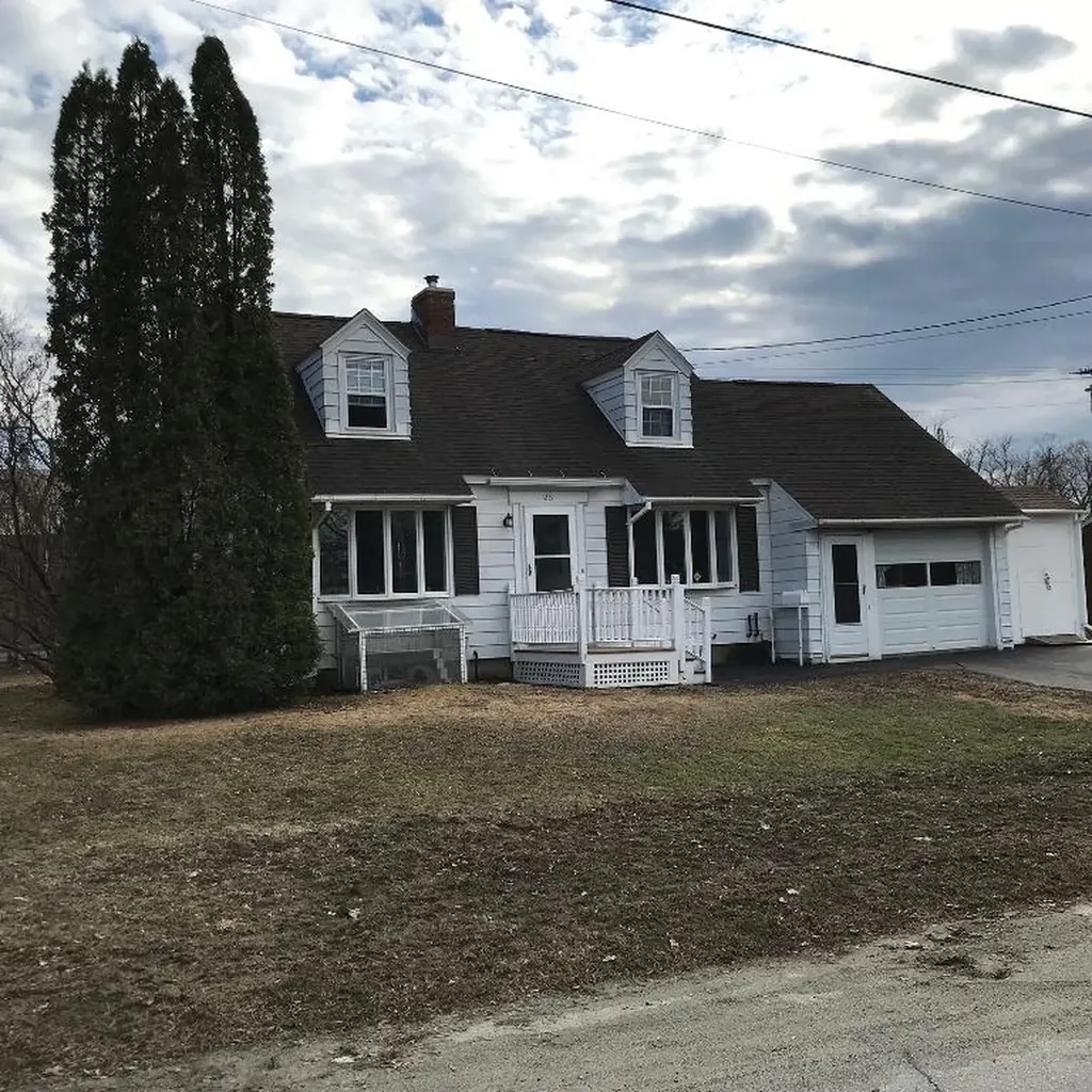 25 Highland Avenue Waterville ME 04901