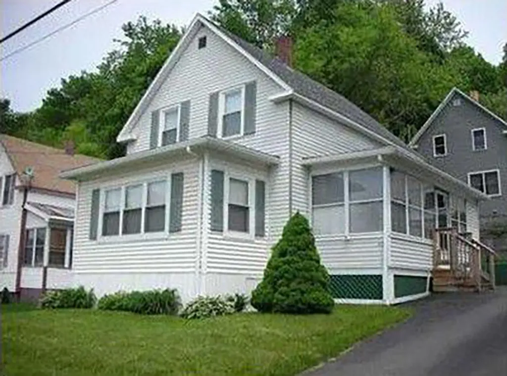 63 Mount Vernon Avenue Augusta ME 04330