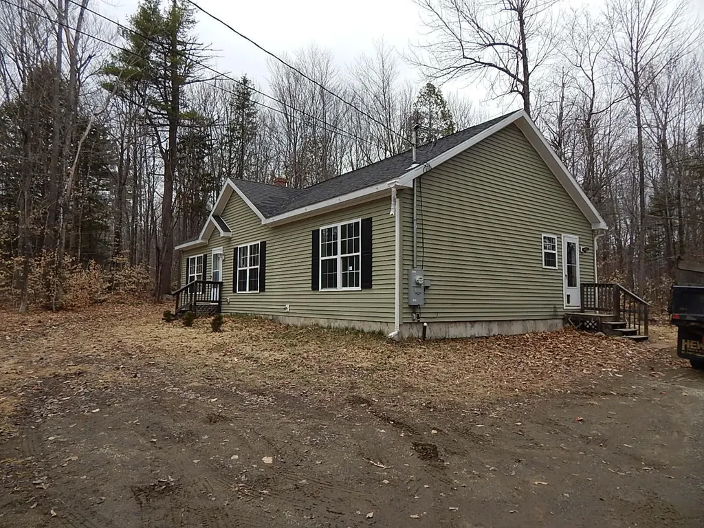 135 Goodhue Road Sidney ME 04330