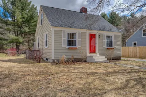 8 Highland Street Topsham ME 04086
