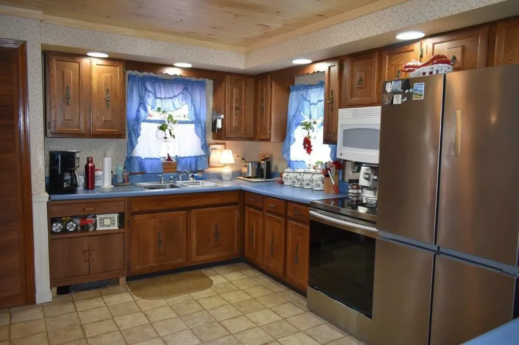 385 Central Street Hallowell ME 04347