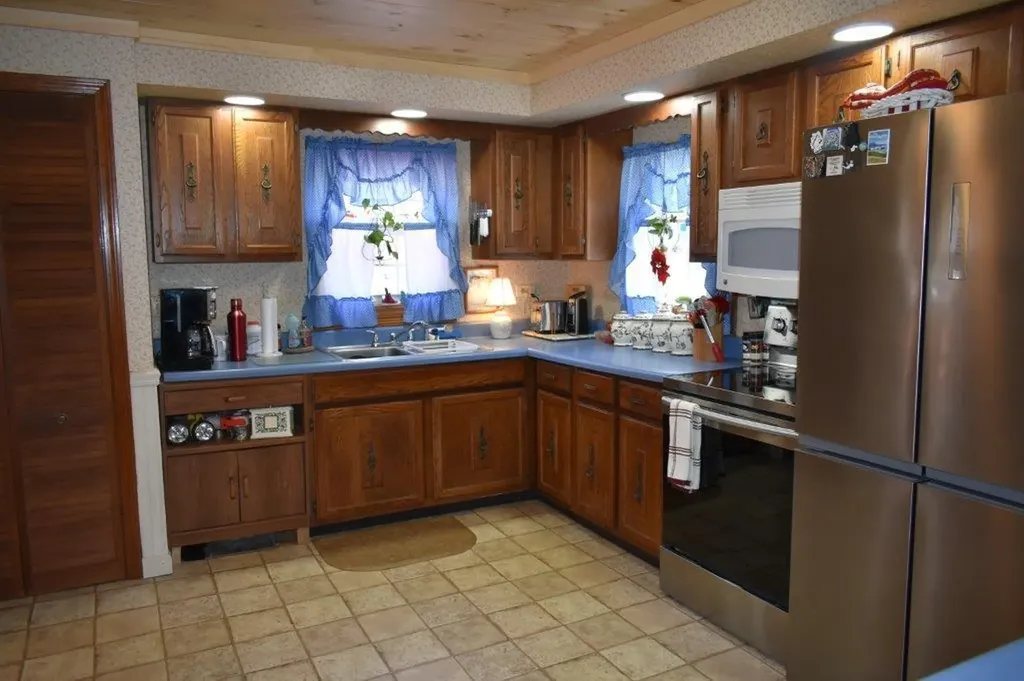 385 Central Street Hallowell ME 04347