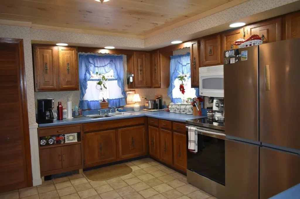 385 Central Street Hallowell ME 04347
