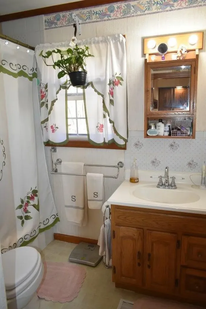385 Central Street Hallowell ME 04347