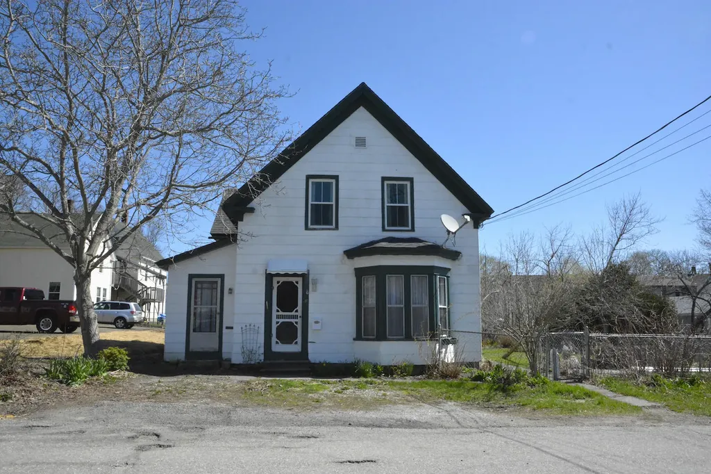 17 James Street Rockland ME 04841