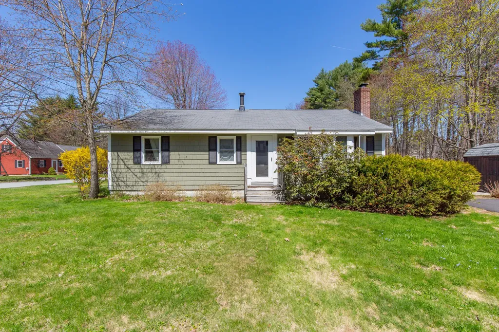 62 Deacon Road Yarmouth ME 04096