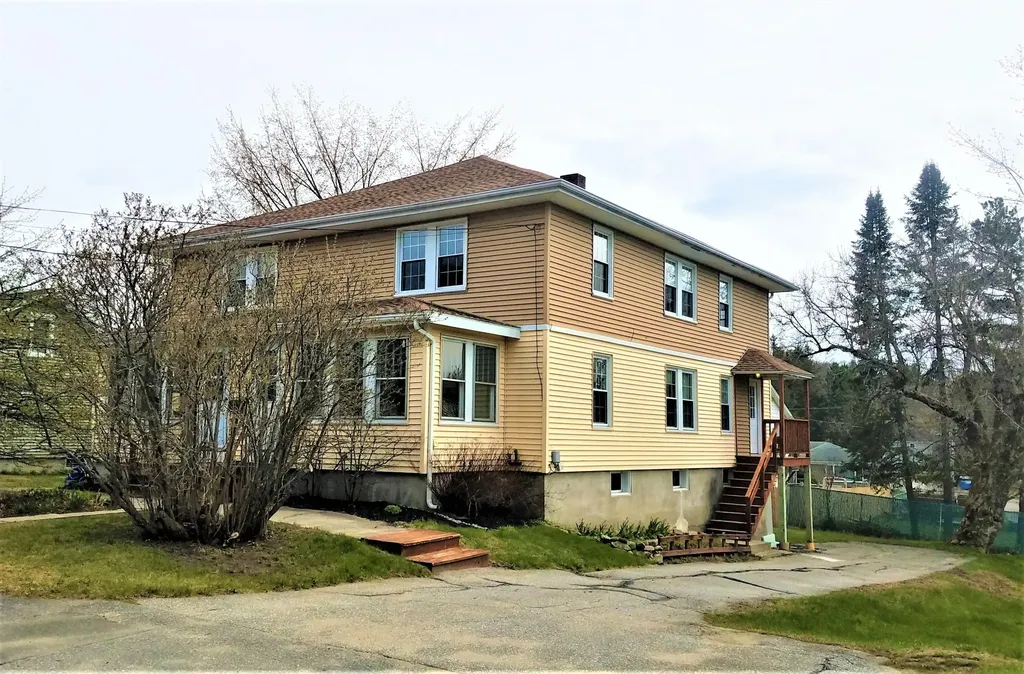 22 Newland Avenue Augusta ME 04330