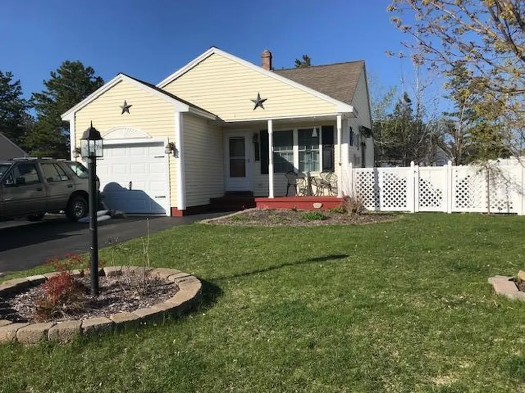 8 Helens Way Sanford ME 04073