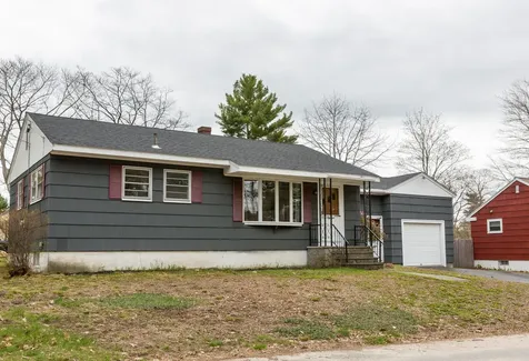 18 Robinson Road Scarborough ME 04074