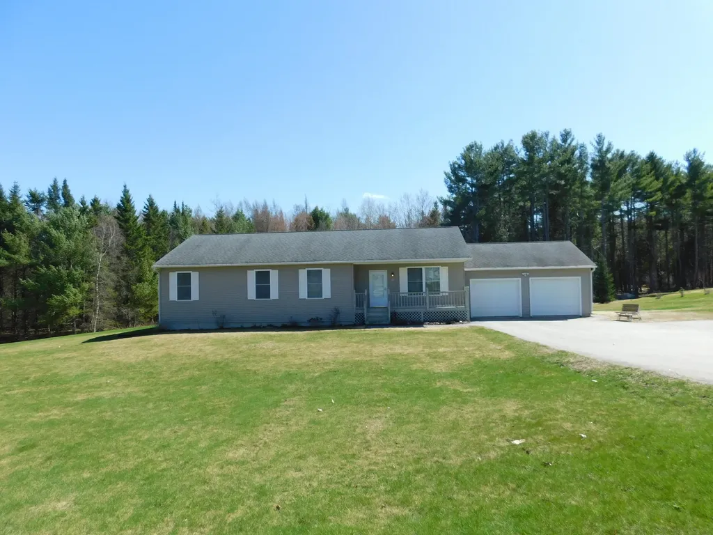 35 Kelliher Street Glenburn ME 04401