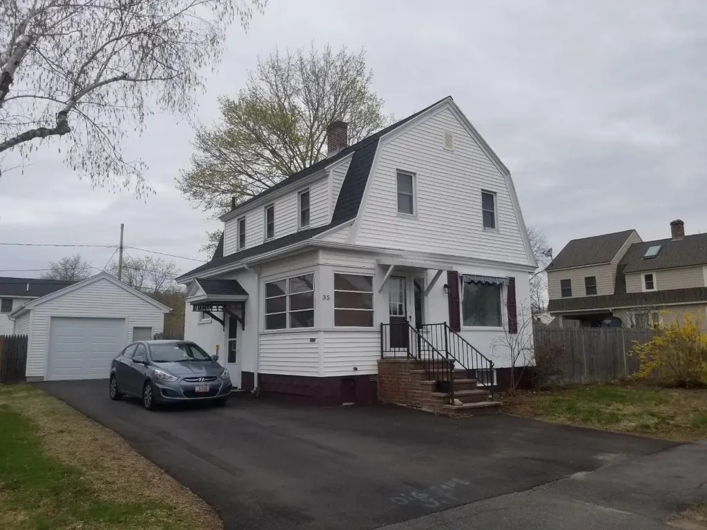 35 Ridgeway Avenue Sanford ME 04073