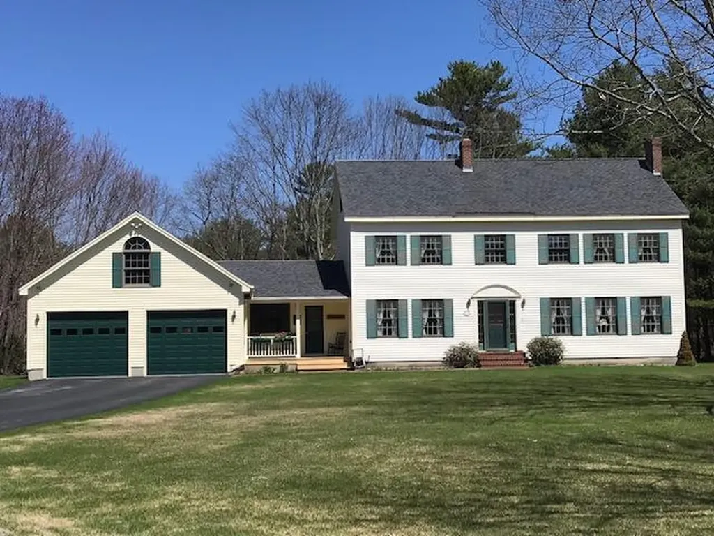 17 Homeplace Topsham ME 04086